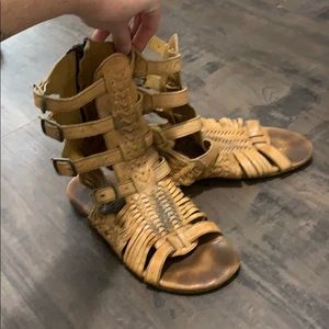 Bedstu sandals